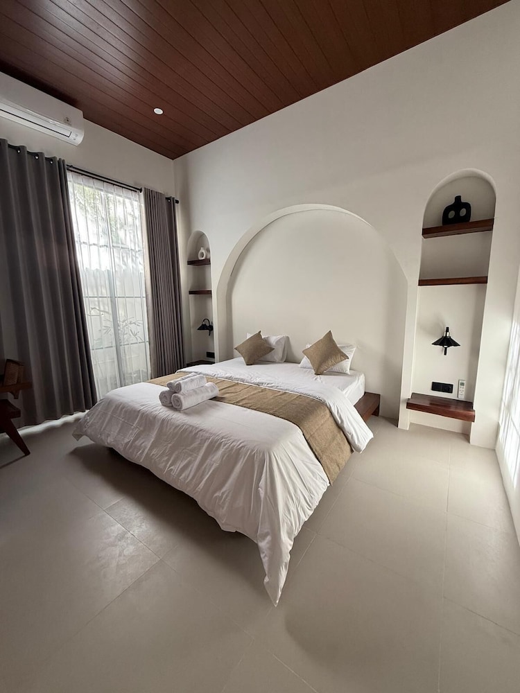 Malasama suites hotel