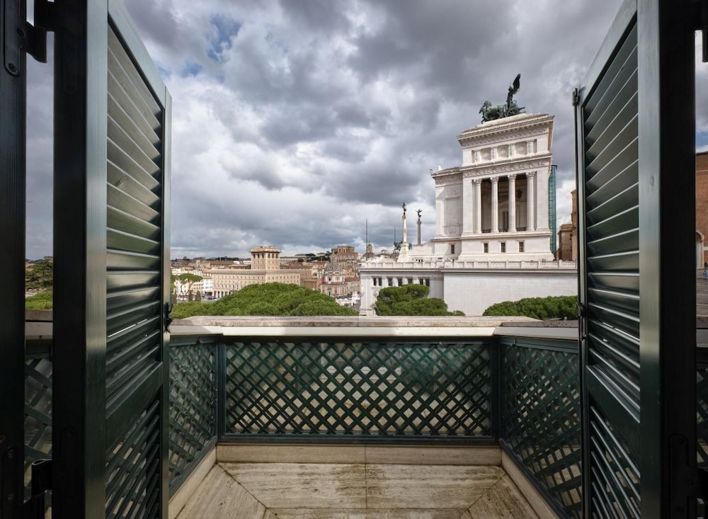 The Terraces The Capitoline Treasurerome Beyond