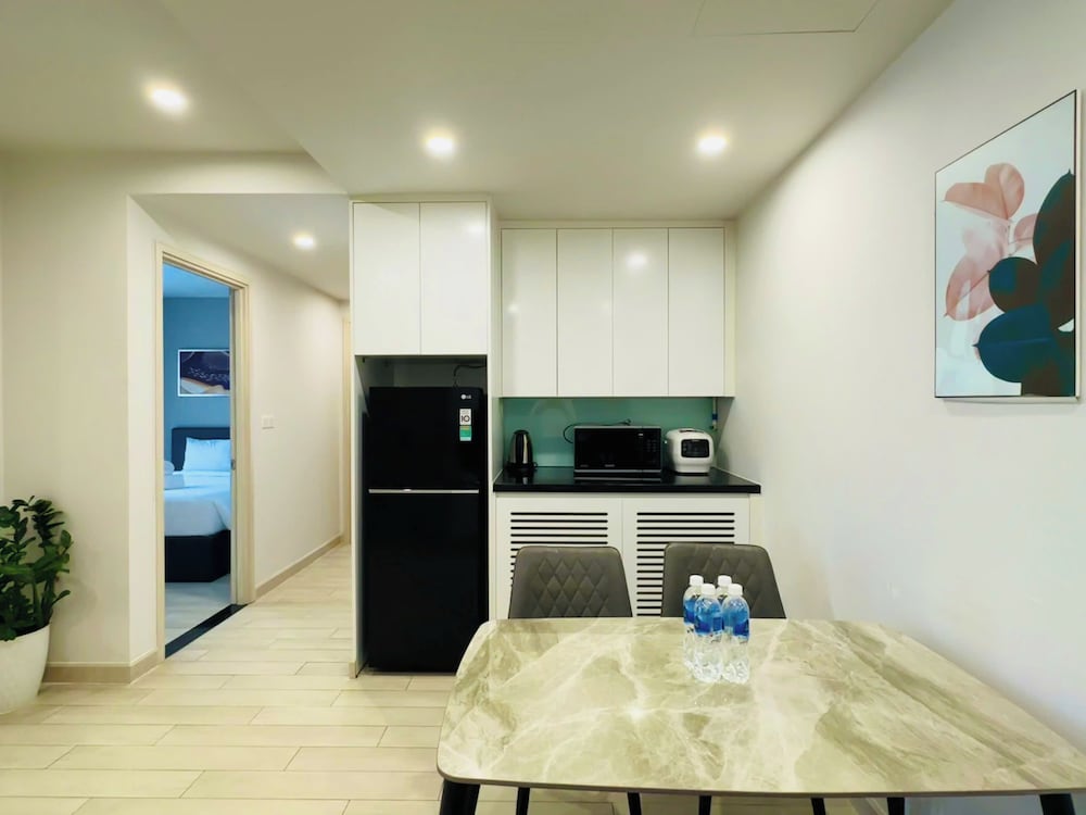 Gold Coast Balcony Serviced Apartment
