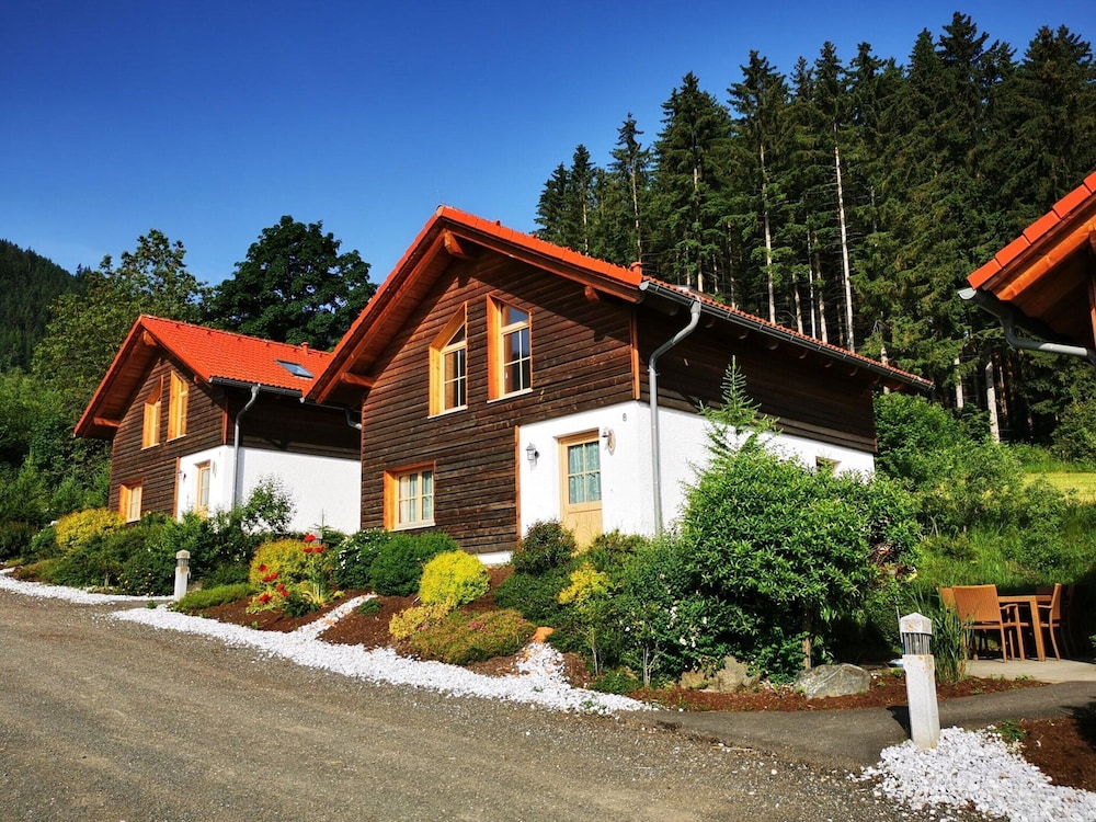 Chalet in Gaal by Ski Slopes & Alpine Park