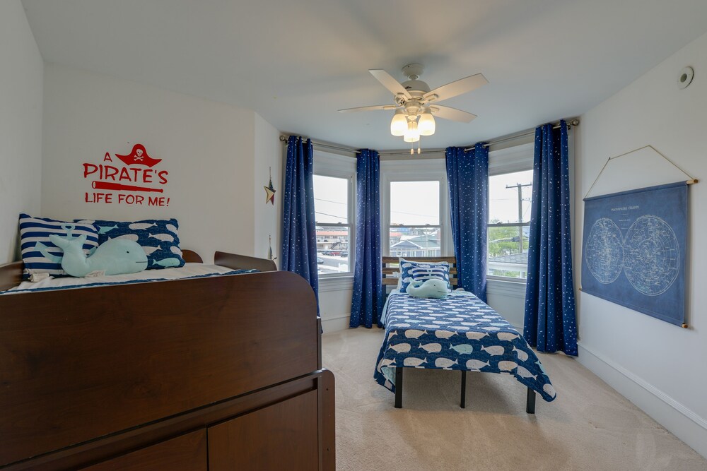 North Wildwood Home w/ Porch ~ 3 Blocks to Beach! view 3