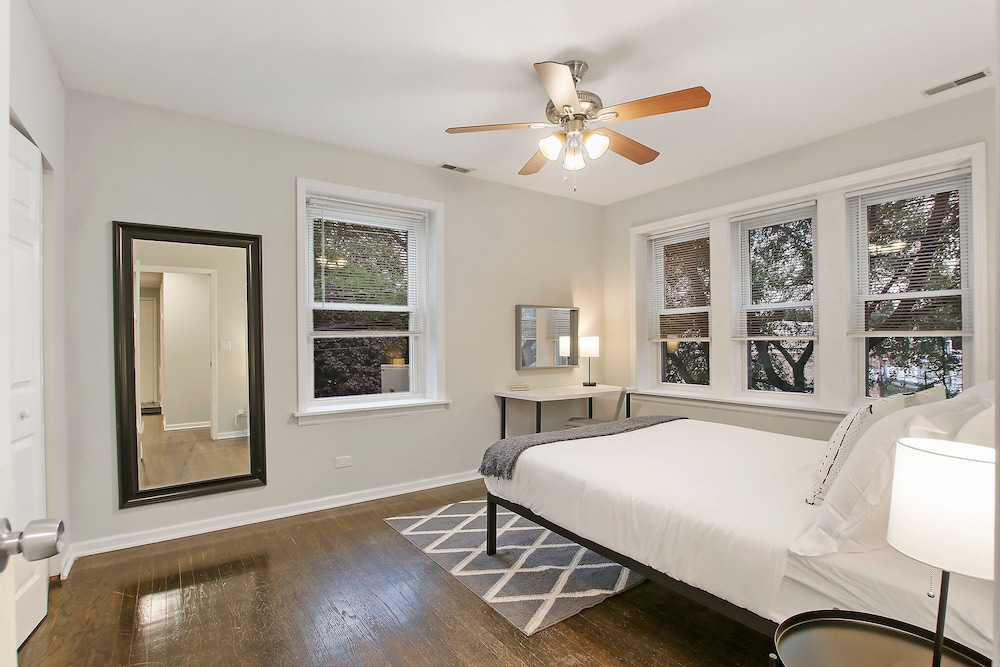 Cozy 2BR Apt - Sunnyside 2E