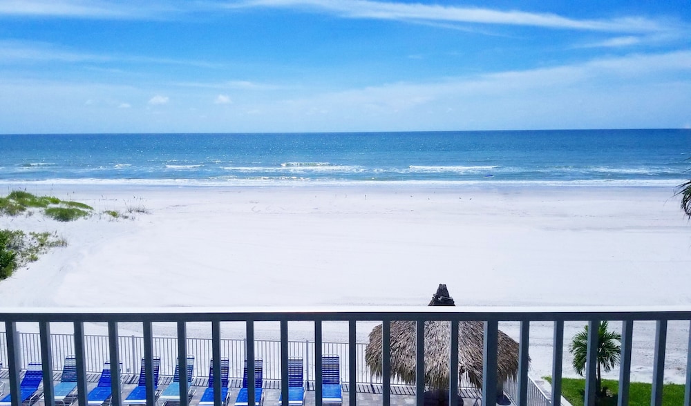 Sea Oats Beach Resort by Liberte