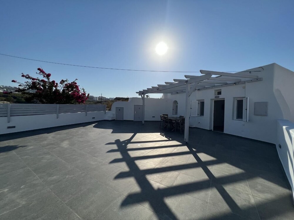 New Villa Sostis