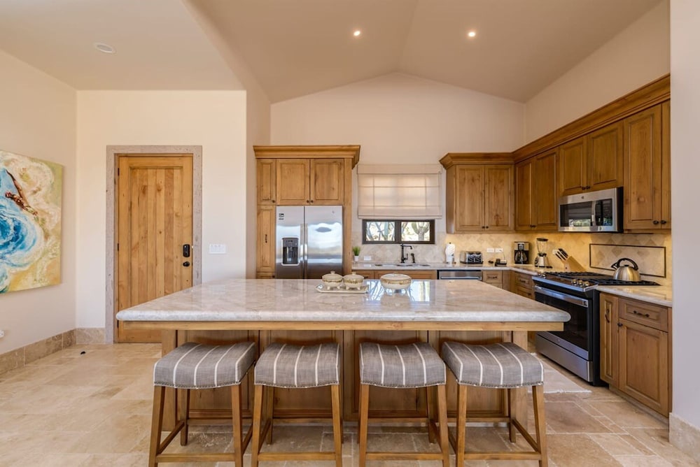 4BD Diamante Spacious Patio and Private Pool