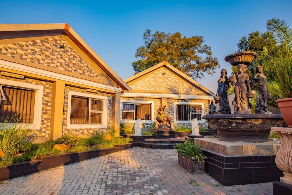 Afropolitan Guest Lodge
