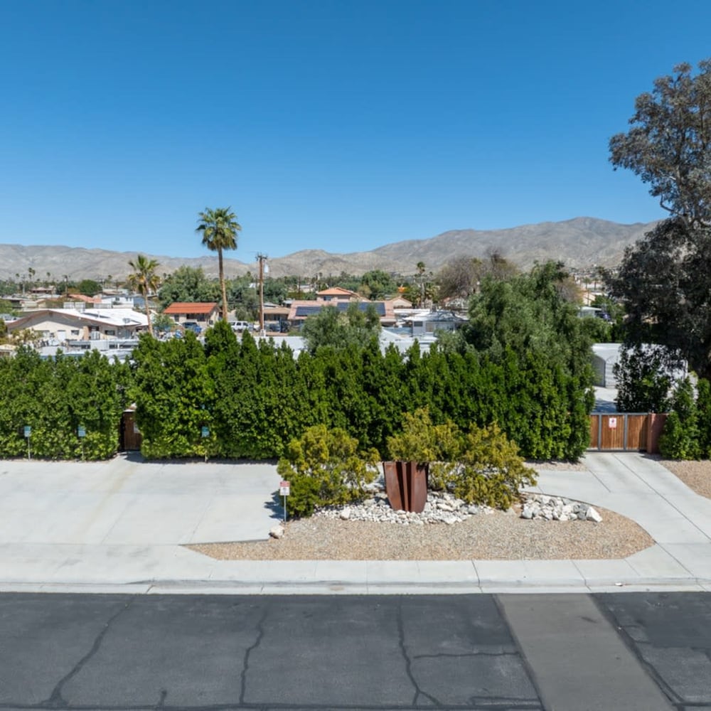 The Yucca Hotel- Entire Boutique Buyout