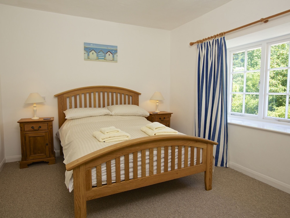 3 Moult Farm Cottage view 3