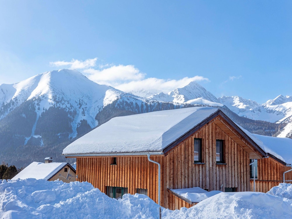 Amazing Chalet With Outdoor Whirlpool