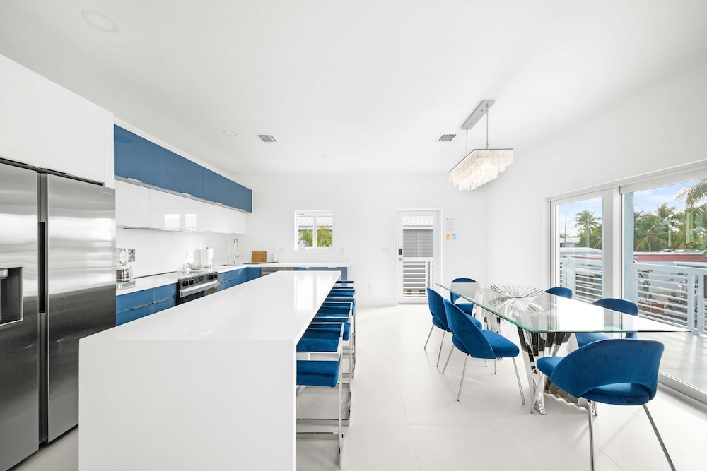 Azul Paradise - Waterfront - Heated Pool - Dock