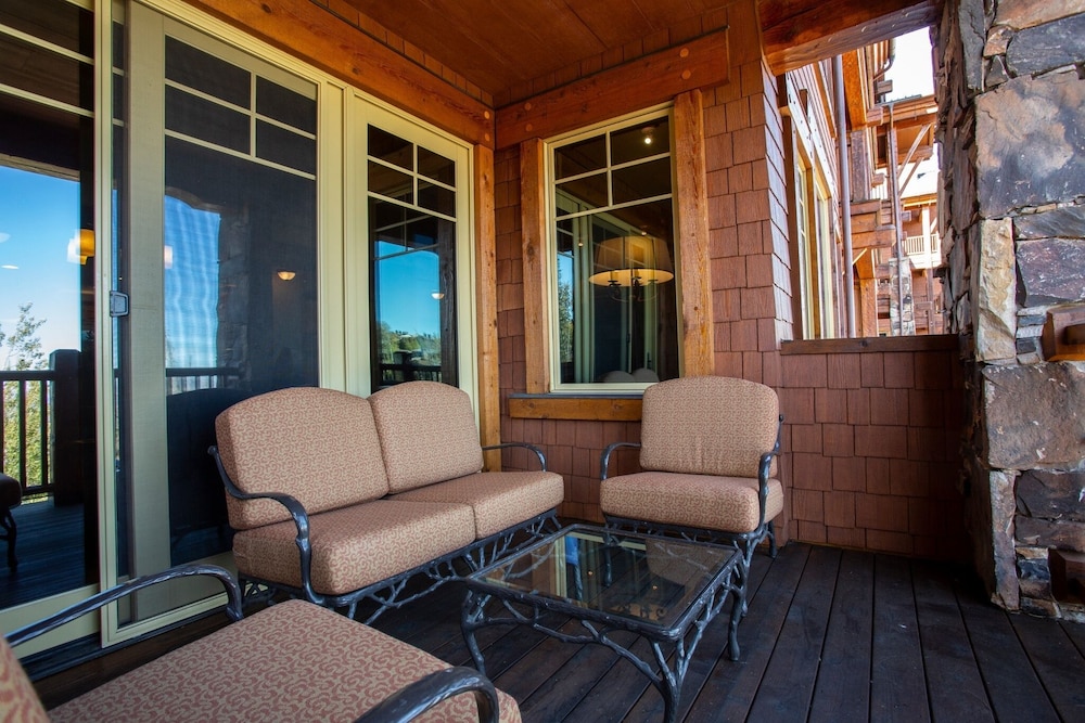Grand Lodge - 3 Bedroom Deluxe #308 - Ski-in/out 3 Condo