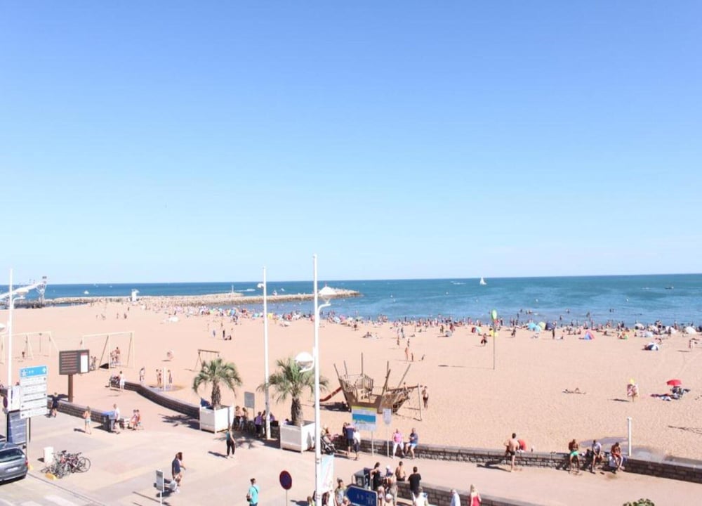 Apartment in Valras Plage With View