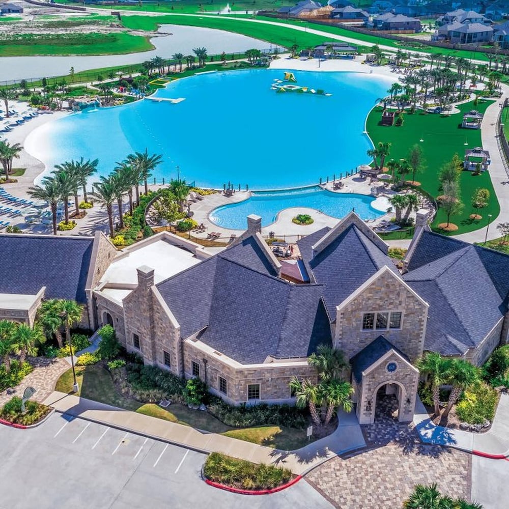 Balmoral Lakeside 5br 4ba House
