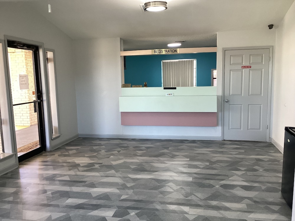 Pleasanton Executive Inn By OYO view 3