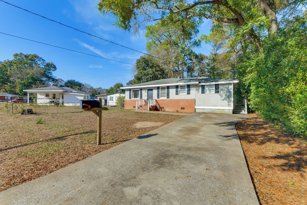 1 Mi to Chattahoochee Riverwalk: Cozy Home Base