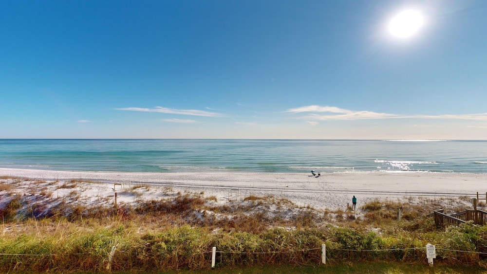 Beach House 202a 2 Bedroom Condo