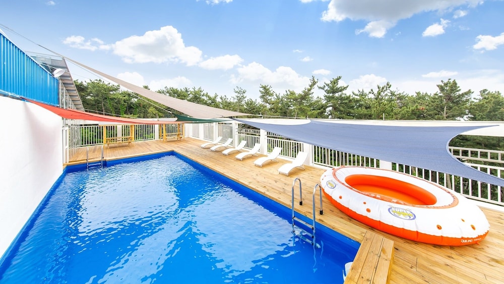 Yeongheungdo Tour Pension