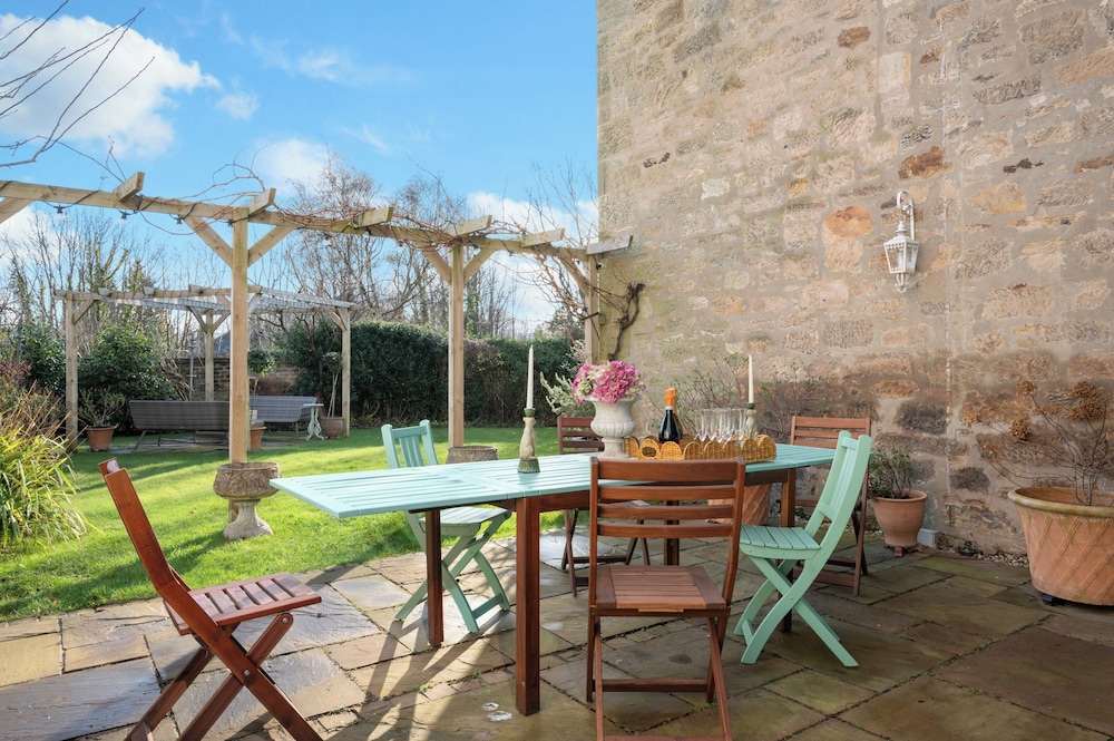Eskbank Terrace Spacious House