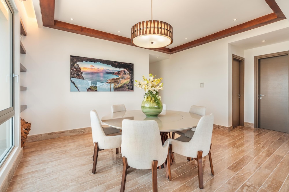 Amazing Penthouse in Exclusive Tower in Capcana