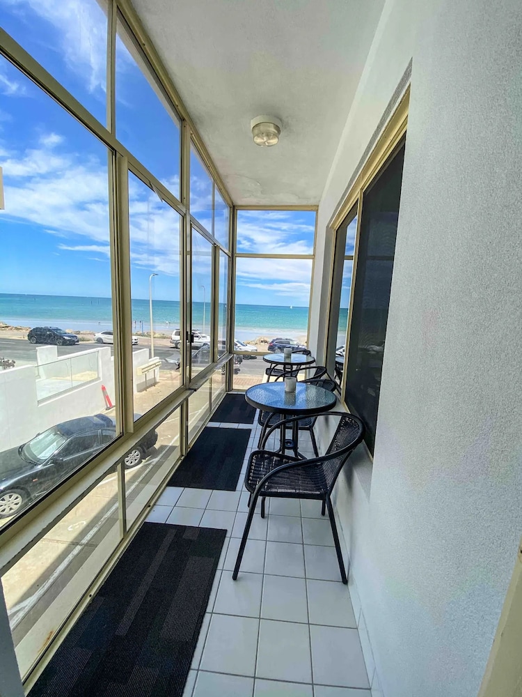 Unwind Esplanade Beach Escape No 5