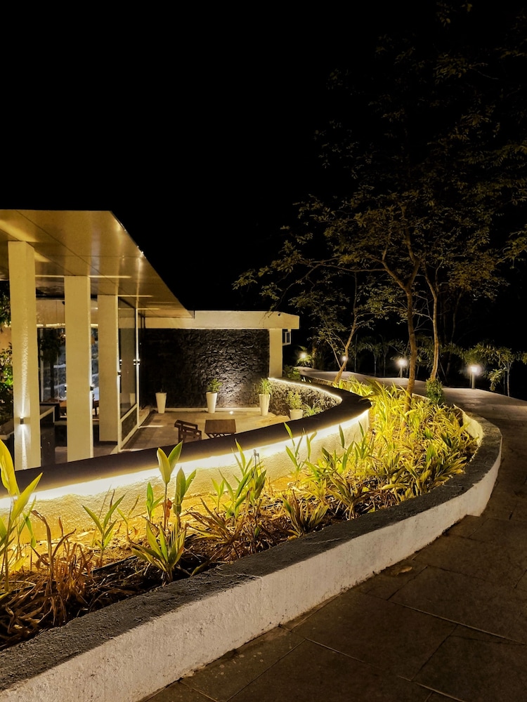 Bird's Nest Resort - Shahapur