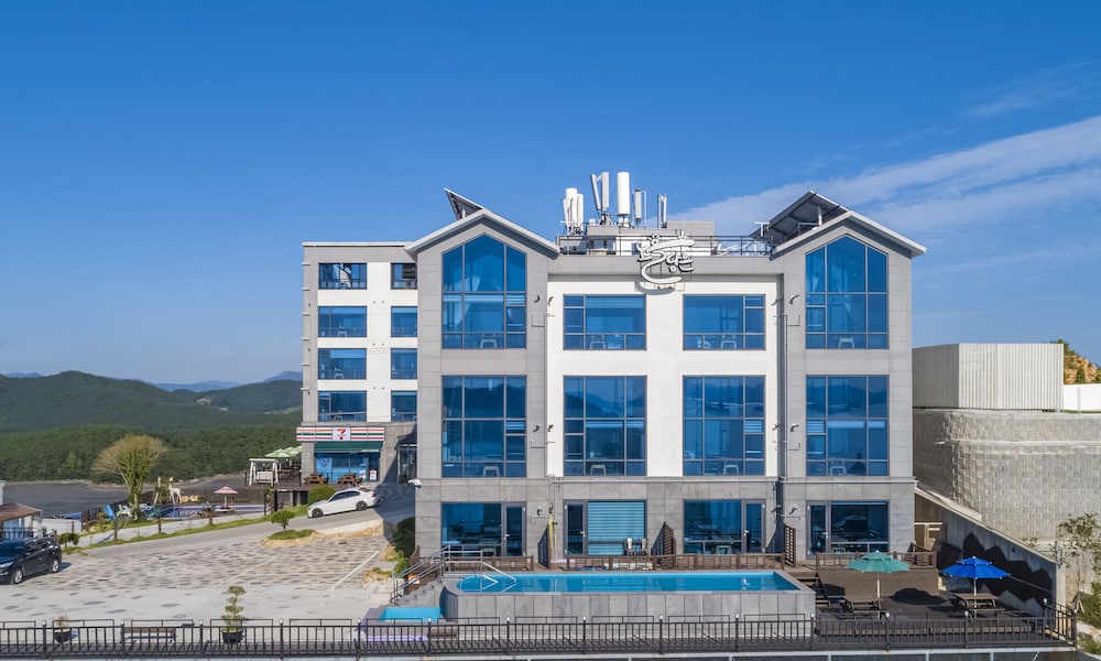 Yeosu Sunset Hostel and Pension