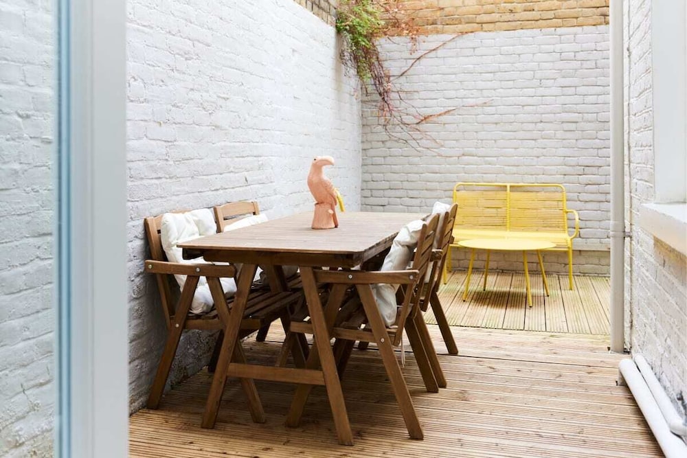 outdoor bbq area