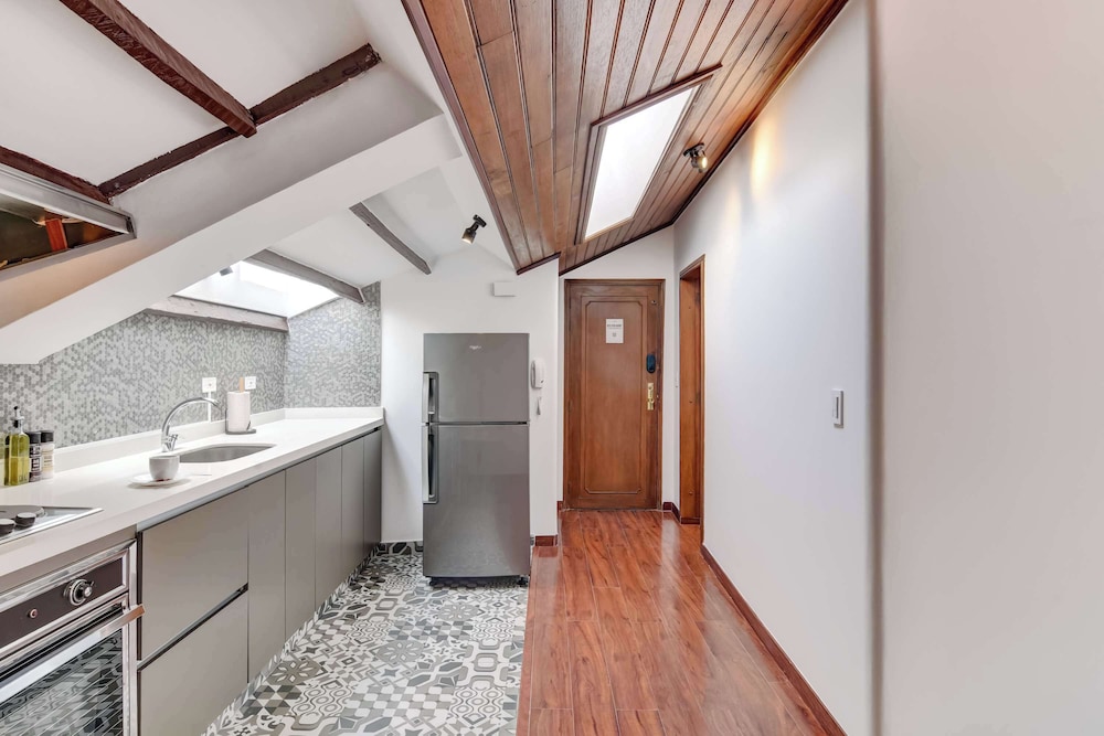 w Delightful 1BR With Terrace in Zona T
