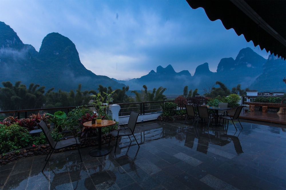 Yangshuo Xingping Island Resort