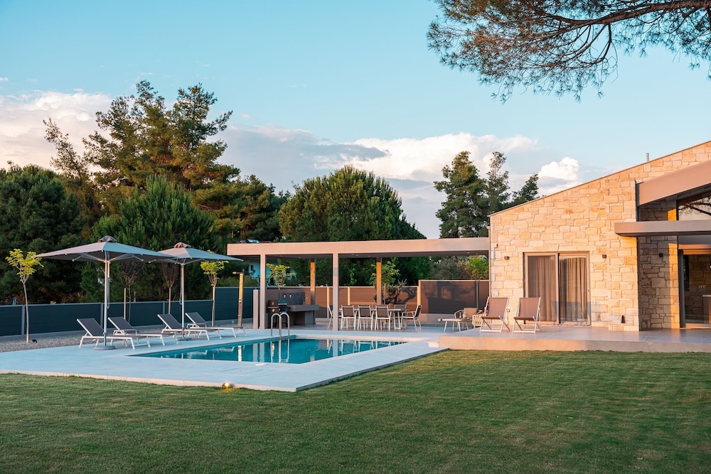 Terra Petra Luxury Villas - Luna Villa