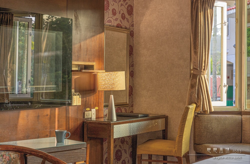 Regale Villa Hotel