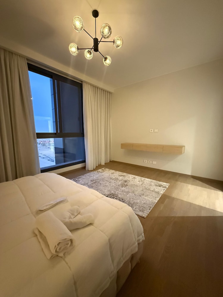 Alsawah Wide 3BR APT in aeon towers