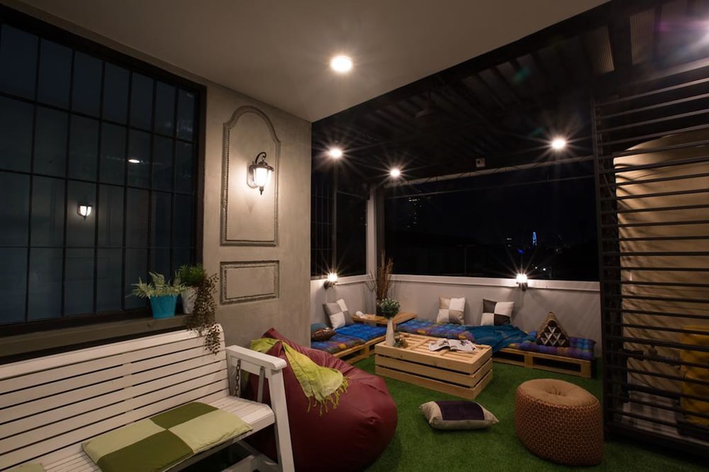 PAMA House Boutique Hostel