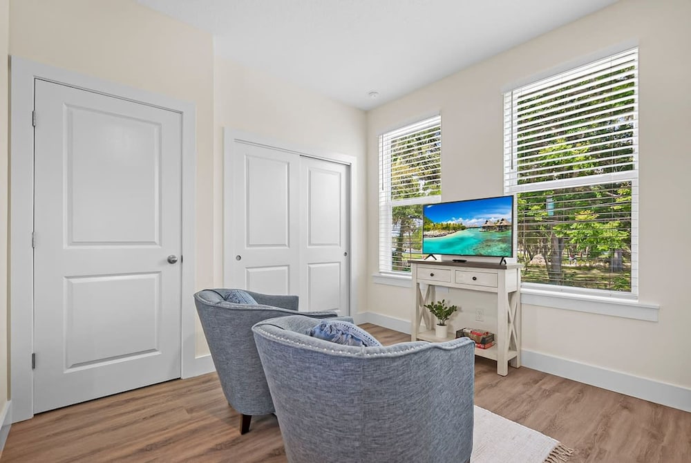 Downtown St Augustine Apt Smart TV Pack N Play
