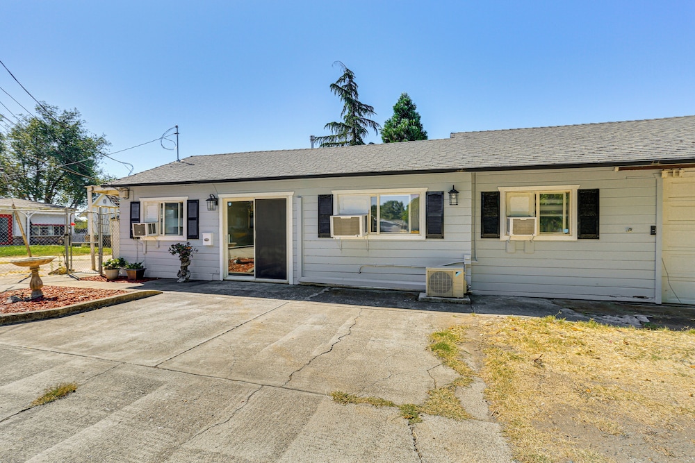 Pet-friendly Unit w/ Yard Near Sacramento River!