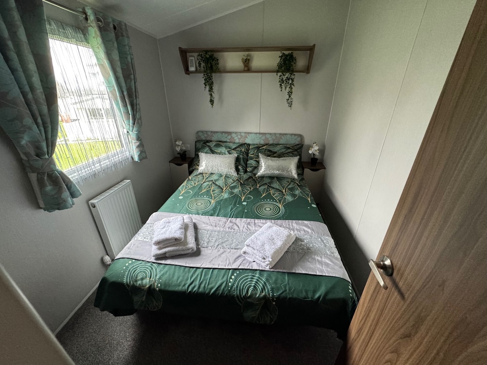 Haggerston Castle - Caravan - Sleeps 6 - Parking