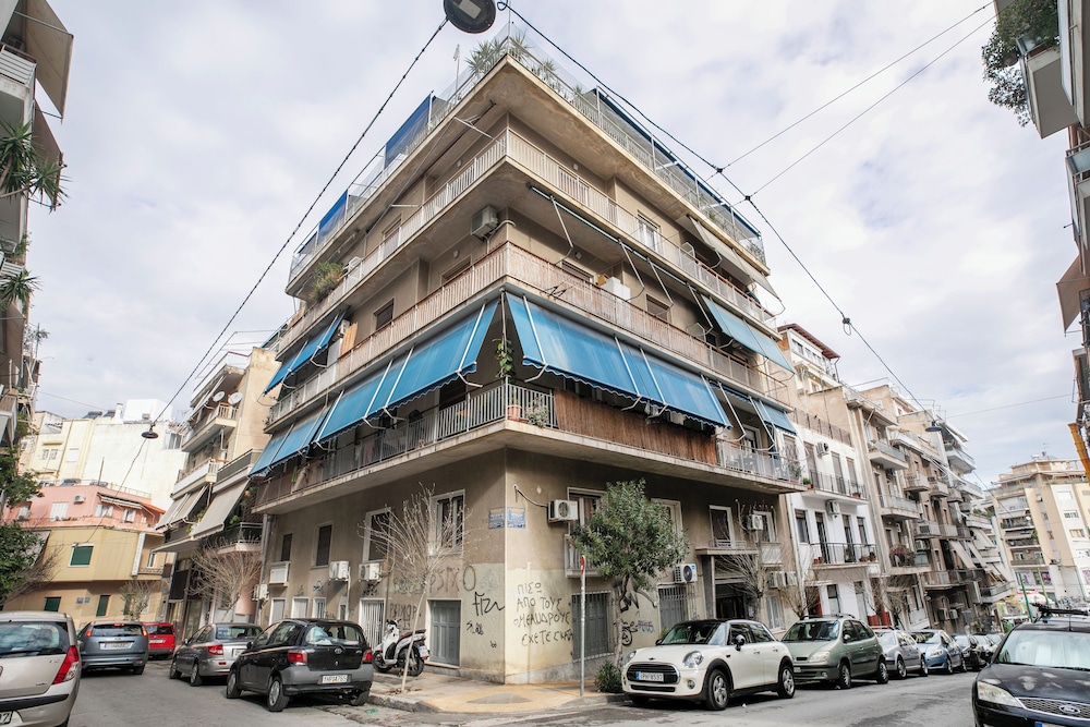Selesta - 2 Bedroom Apartment in Athens