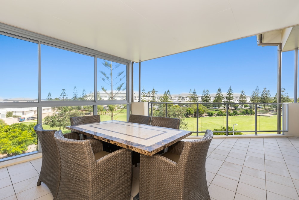 Luxury Apartments on Bells Boulevard