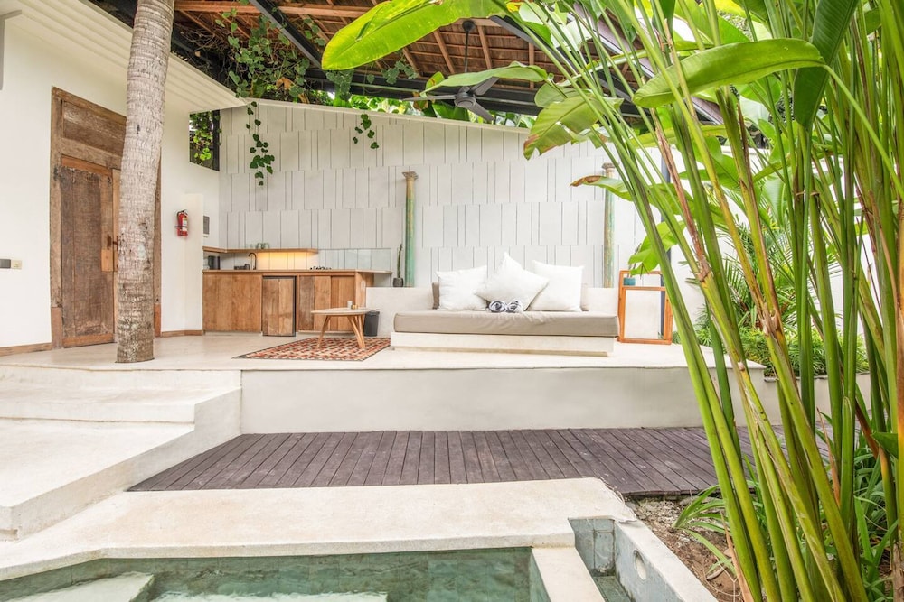 BA Villa 3 1BR Serene 1BR Villa 800 to Echo Beach With Pool