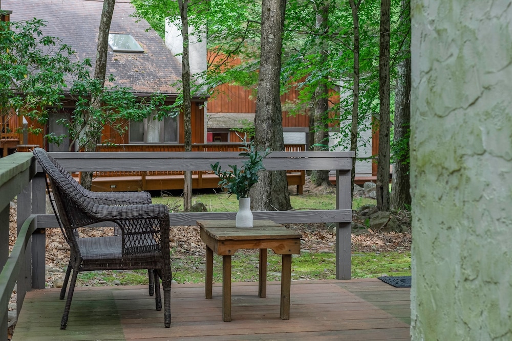 Boulder Pointe by Avantstay Deck Forest Views Boulder Lake Club Passes