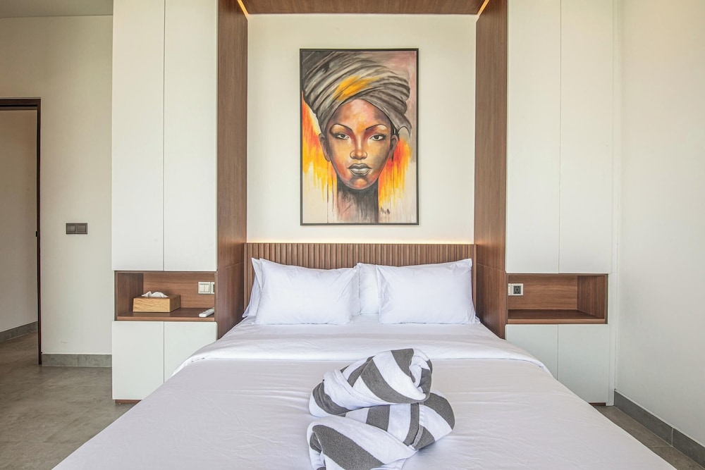 Tropical Elegance 5BR Canggu Villa Near Beach