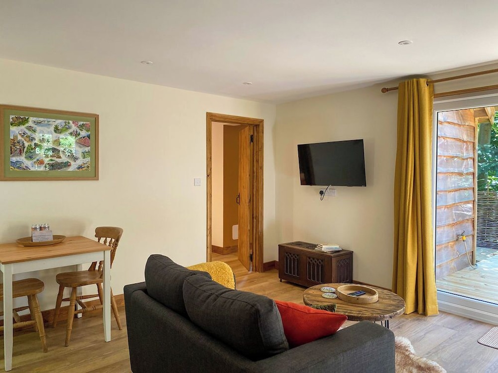 Hayne Barn Estate - Private Estate : 6 Eco Lodges - 1 Studio