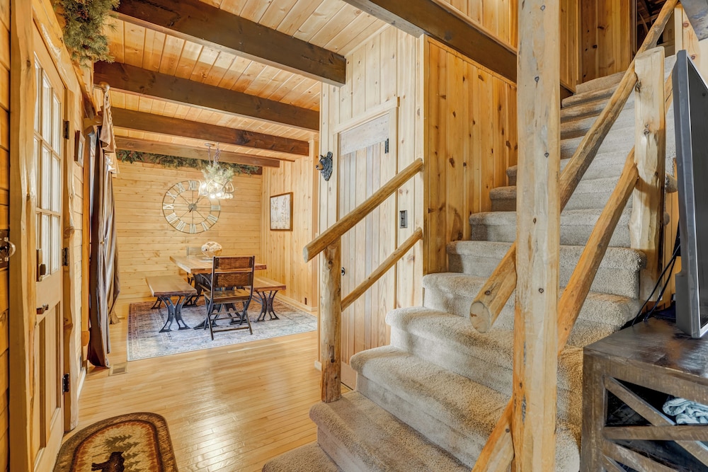 Log Lodge