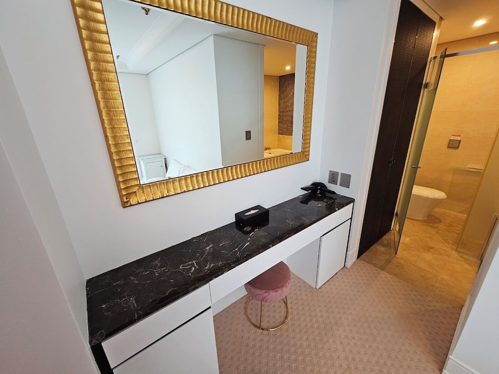 W Residence Hotel Centum City 41