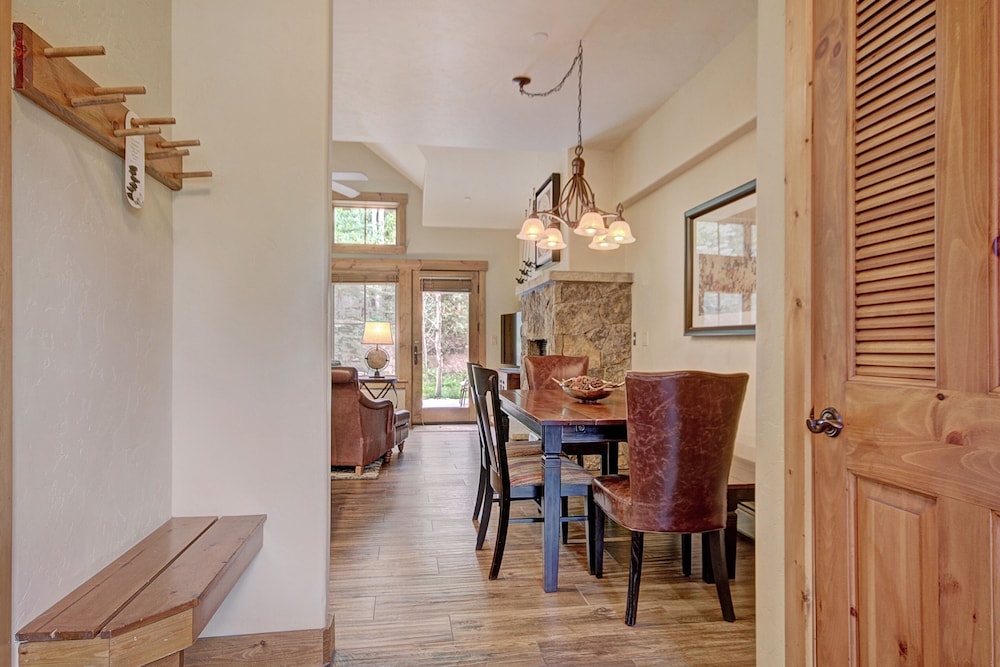 Ski-in 2br W/luxe Decor Steps To Winter Activities 2 Bedroom Townhouse by RedAwning