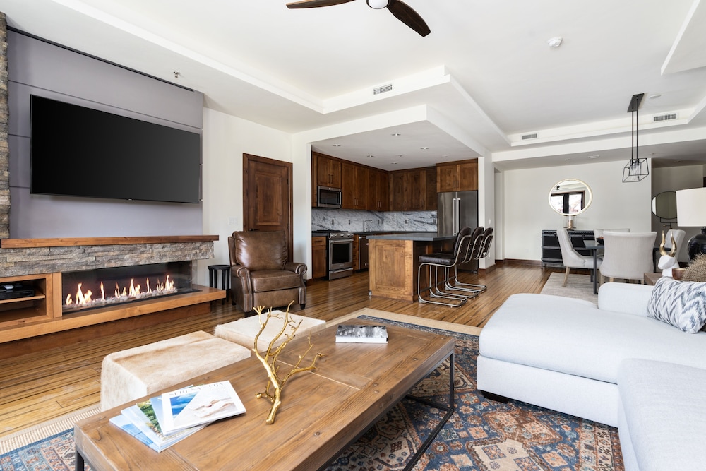 Lake Tahoe Vacations - Luxury 4bdr Residence Steps From Heavenly Village 4 Bedroom Condo - Property Image 18