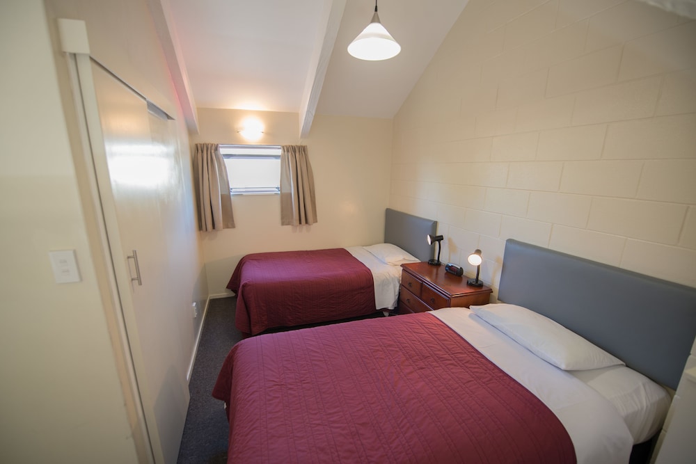 Howick Motor Lodge - Image 1