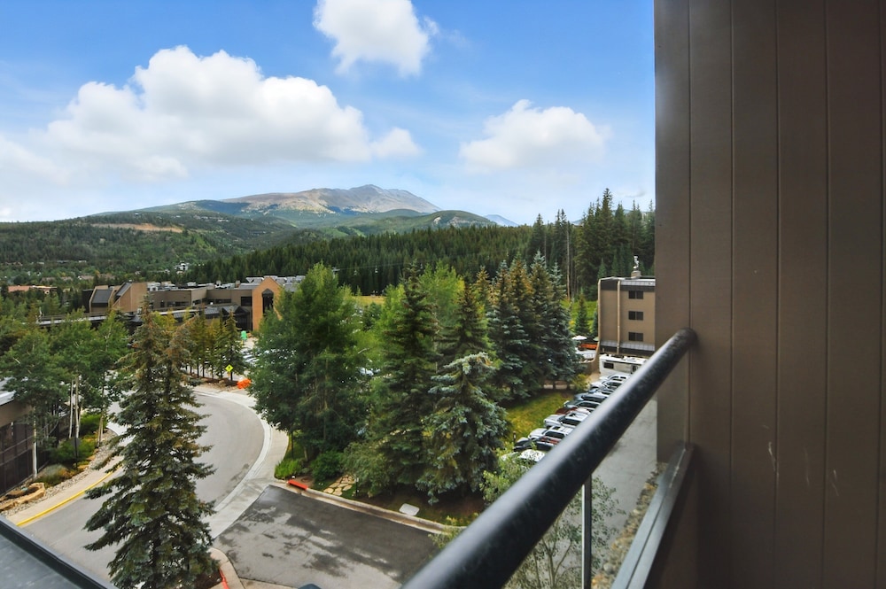 Ski-in/ski-out Beaver Run Retreat 1 Bedroom Condo