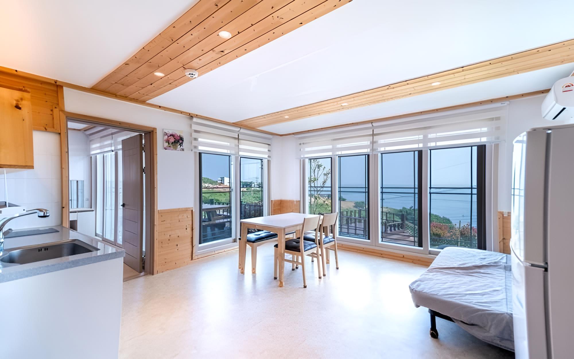 Namhae Macaron Pension view 4