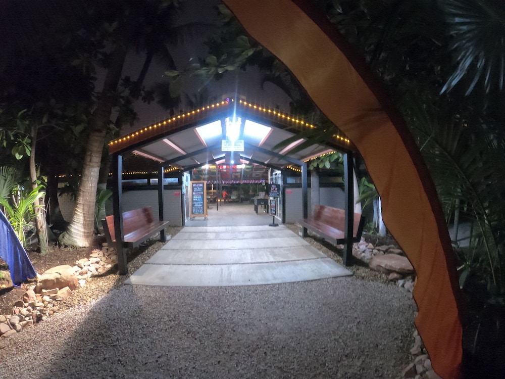 Cable Beach Backpackers - Hostel